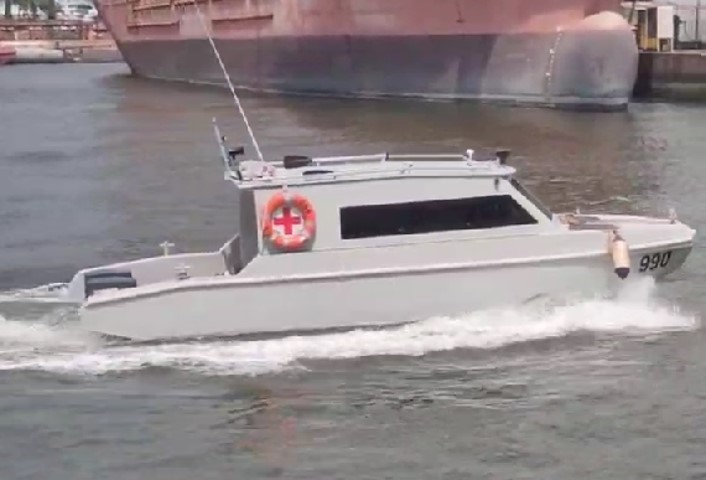 Products ambulance boat 8,5